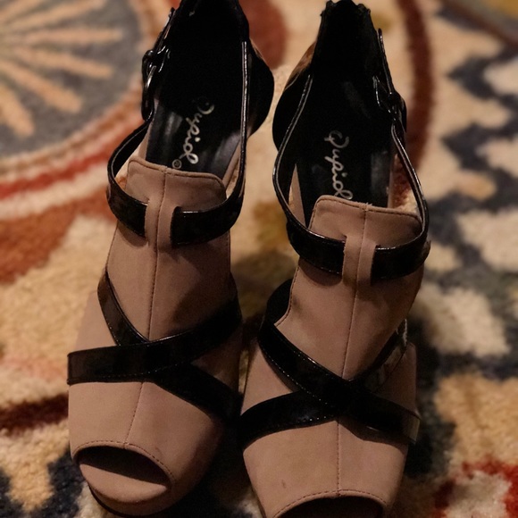 Qupid Pumps - Picture 2 of 2